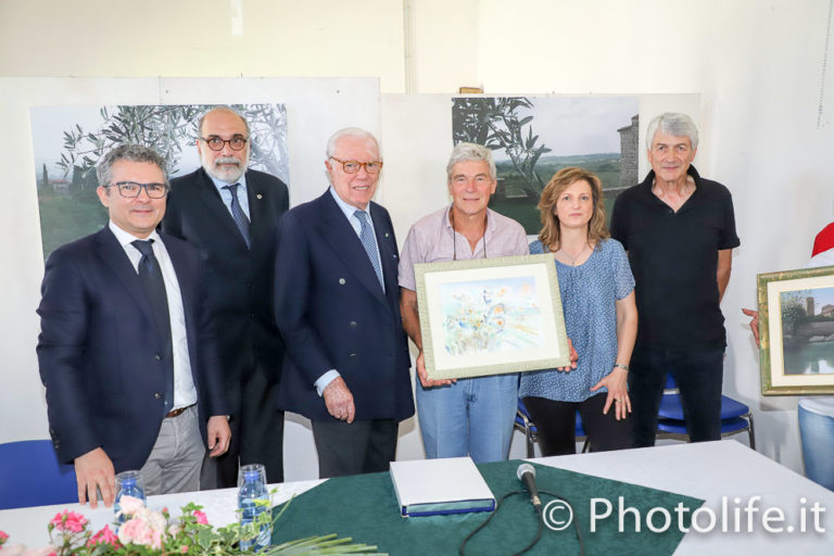 QUATTORDICESIMA EDIZIONE DI OLIO E DINTORNI: CONSEGNATO IL PREMIO OLIO DELL'ABBATE