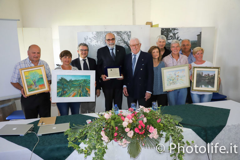 QUATTORDICESIMA EDIZIONE DI OLIO E DINTORNI: CONSEGNATO IL PREMIO OLIO DELL'ABBATE